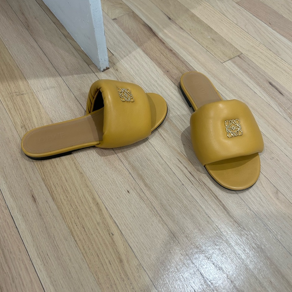 Loewe Puffy leather slides